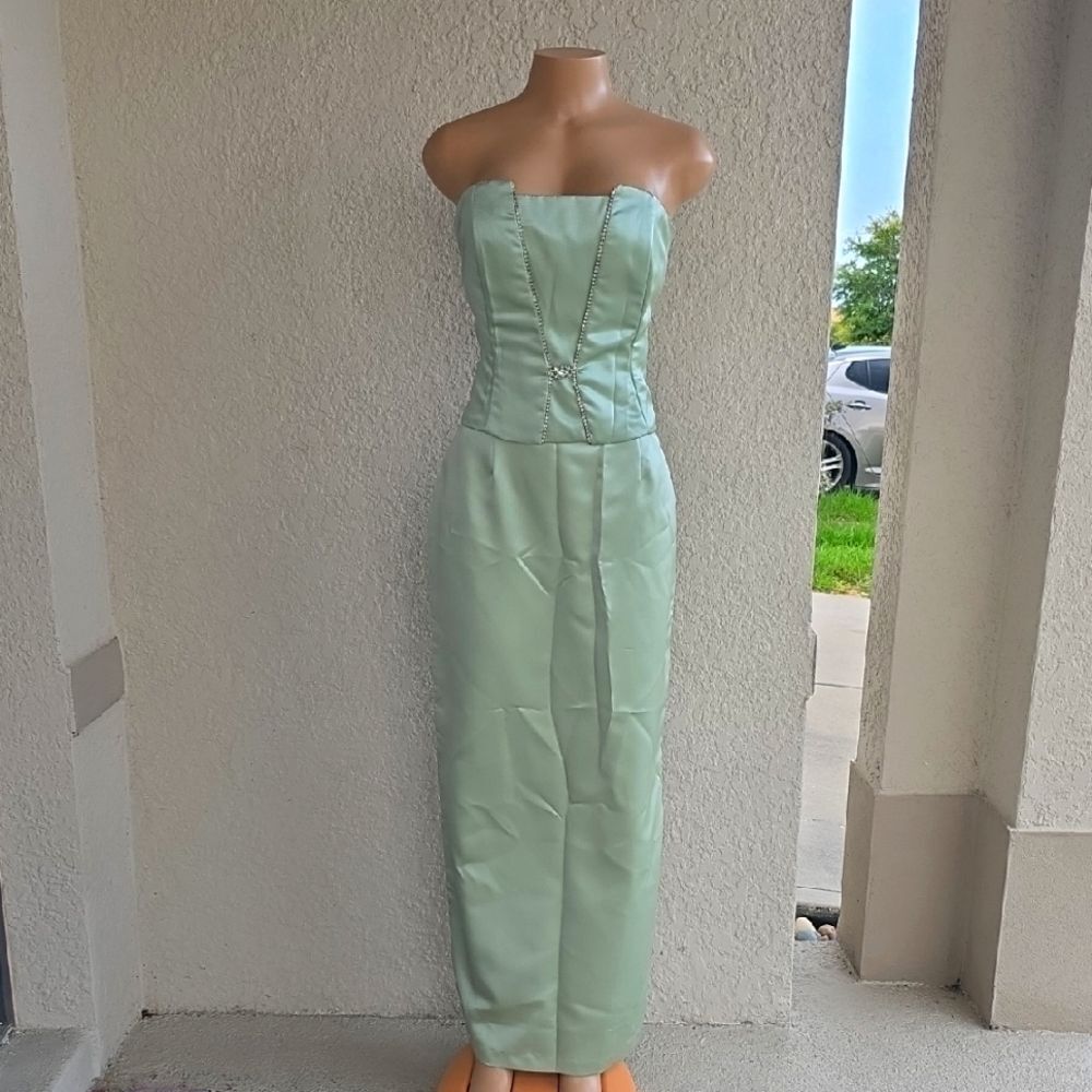 BRAND NEW BARI JAY TWO PIECE GOWN BACK ZIPPER CLOSURE WITH JEWEL STUDDED